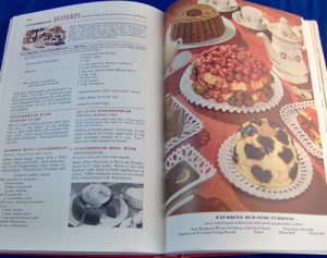 Vintage Betty Crocker's Picture Cookbook Cook Book 4